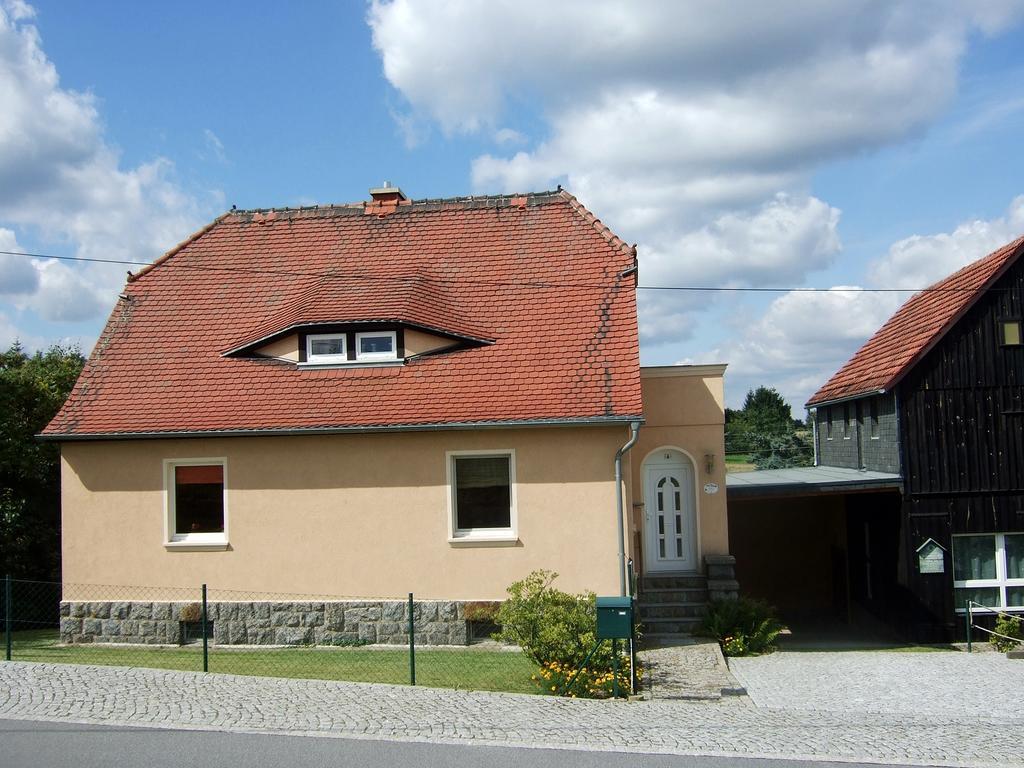 Ferienwohnungen Harmonie Und Bergblick Crostau Buitenkant foto