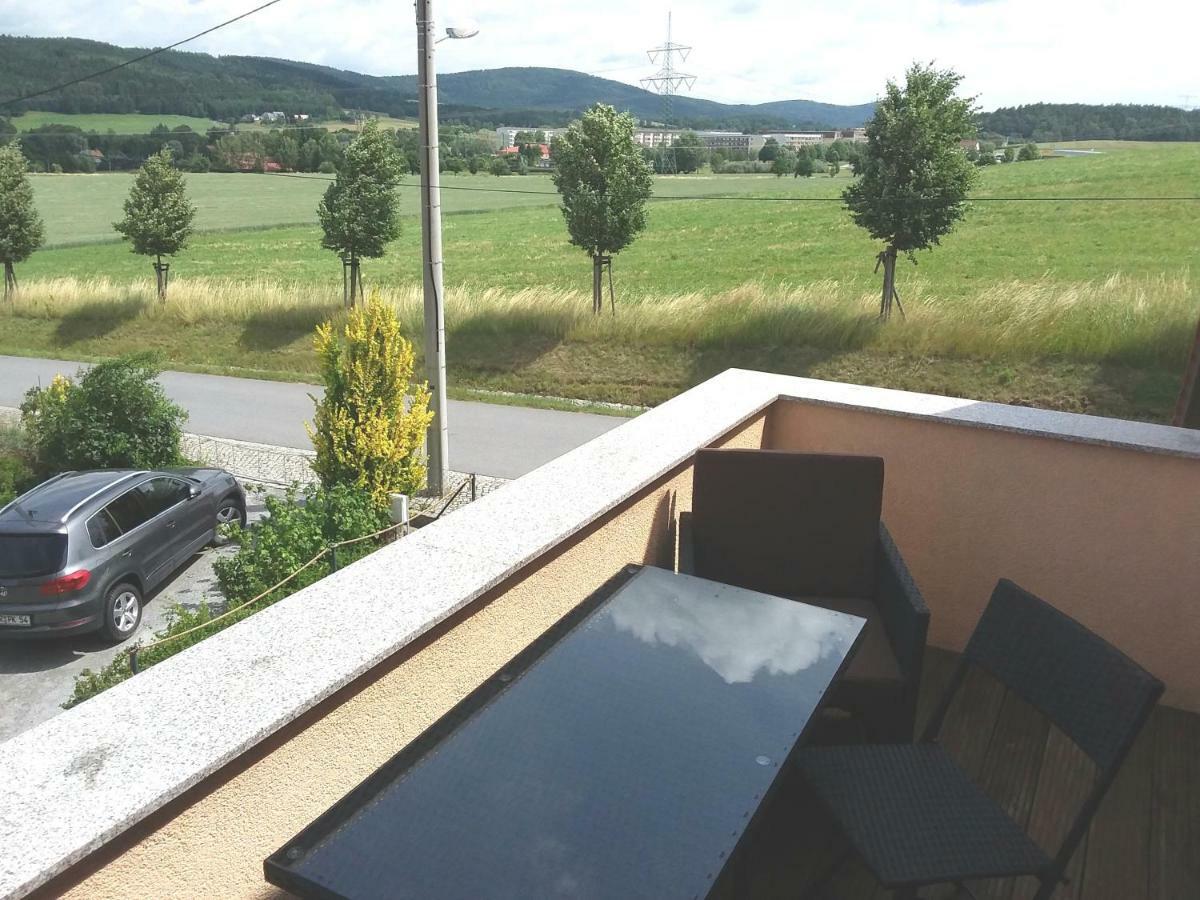 Ferienwohnungen Harmonie Und Bergblick Crostau Buitenkant foto